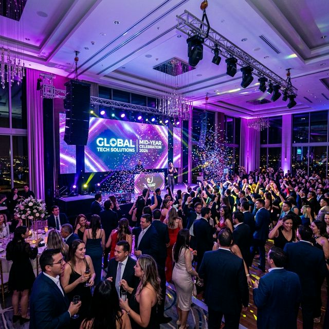 Fiesta empresarial de mitad de año con producción audiovisual profesional en Bogotá